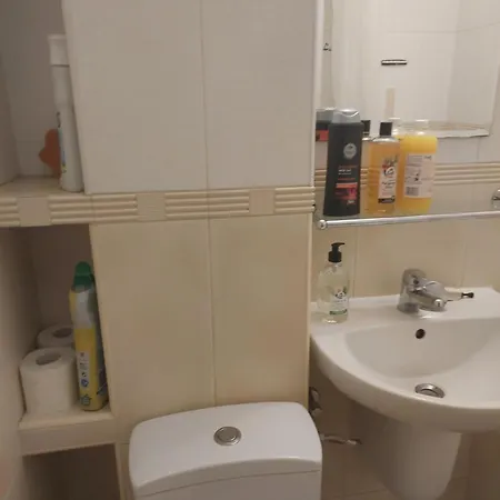 Roland 2 Srodmiescie Metro Rondo Onz,aleja Jana Pawla Ii,18