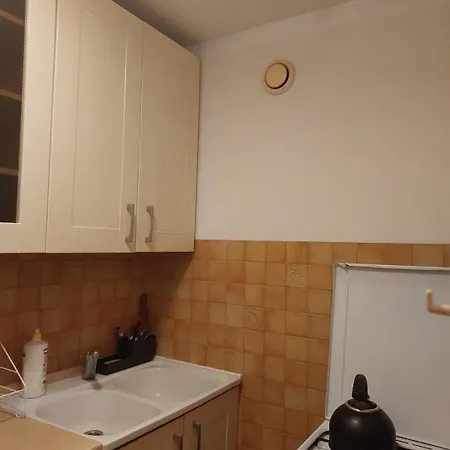 Roland 2 Srodmiescie Metro Rondo Onz,aleja Jana Pawla Ii,18 Varsavia